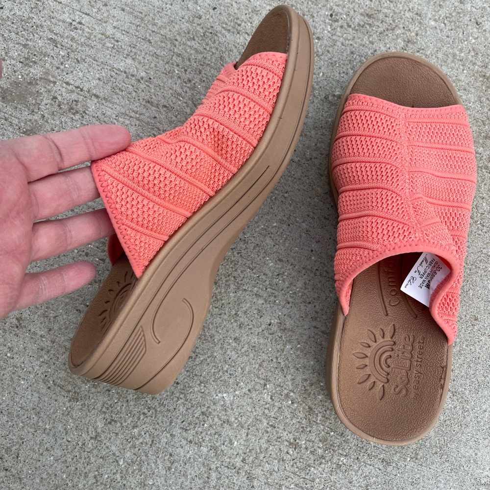 SoLite By Easy Street Women Airy Wedge Platform Slide Sandals Size US 8M Coral
